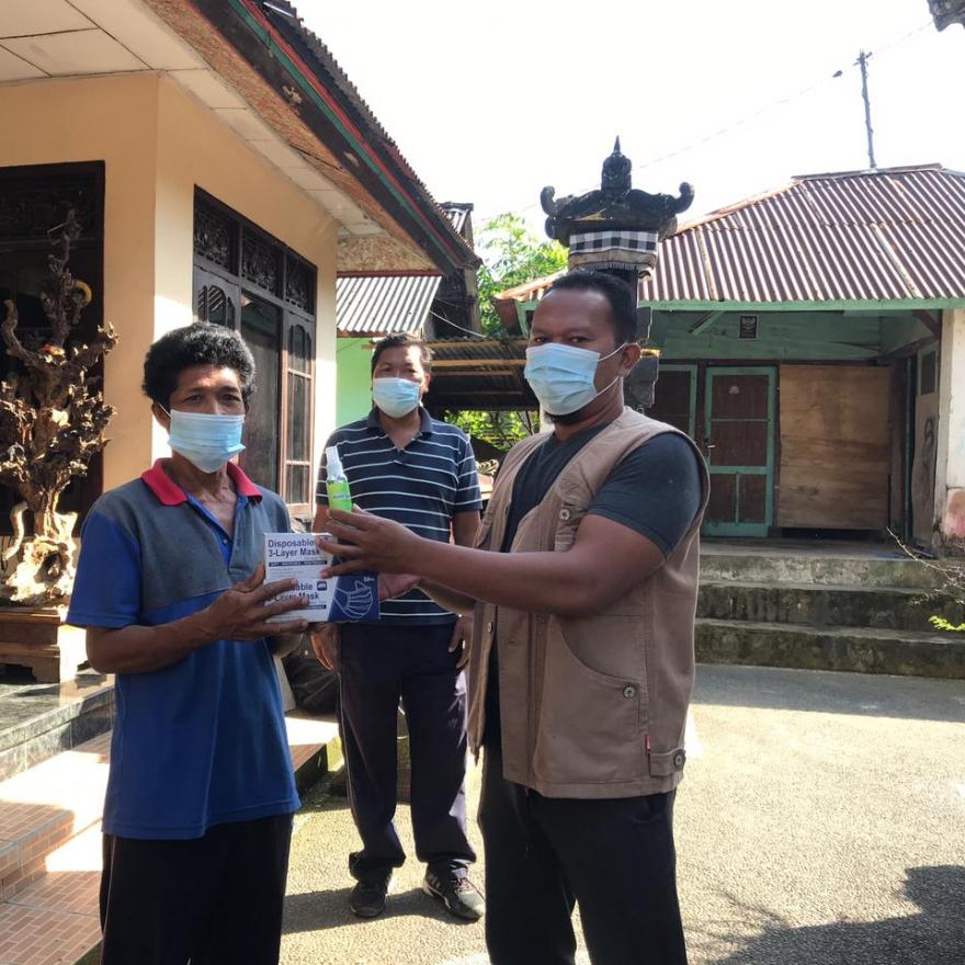 Penyemprotan Disinfektan Di Banjar Dinas Bangbang Tengah dan Bangkiangsidem